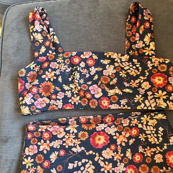 Beyond Yoga Floral Set - Picture 2 of 6